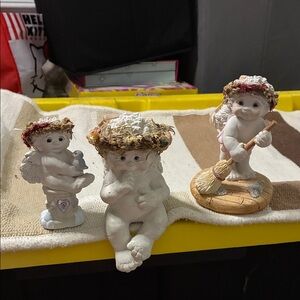 Charming Cherub Figurine Set - White and Brown